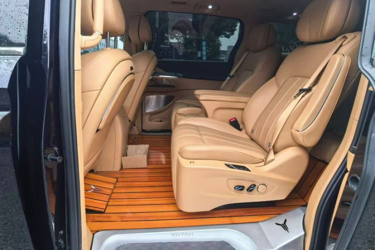 Used VOYAH Dream 2024 PHEV Extended-Range Premium Edition