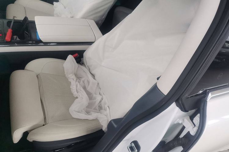 Used Yuanhang Y6 2023 620 km All-Wheel Drive Premium Edition
