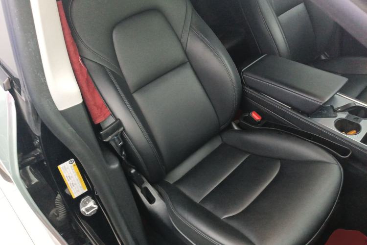 Used Tesla Model Y 2023 Rear-Wheel-Drive Version Right Front Seat