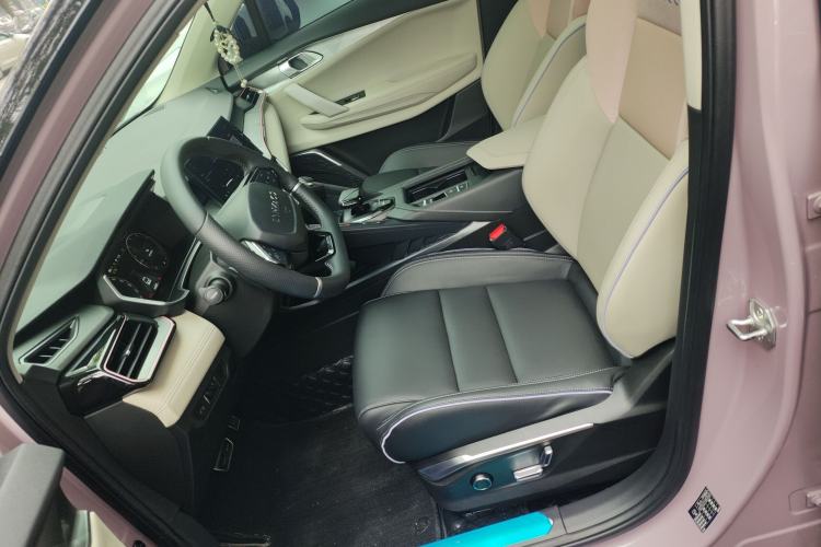 Used Lynk & Co 06 2021 1.5T Shero Pink Special Edition