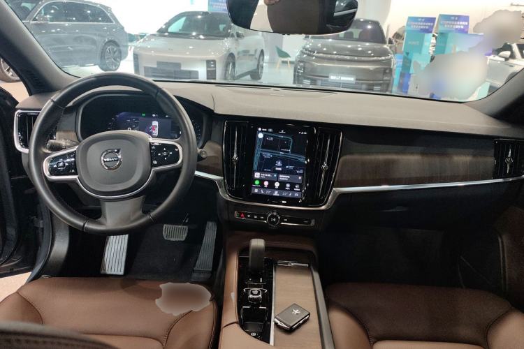 Used Volvo V90 2022 Cross Country B5 AWD Smart Range Edition
