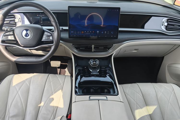 Used Denza D9 2024 DM-i 980 Four-Wheel Drive Flagship Model Interior 5