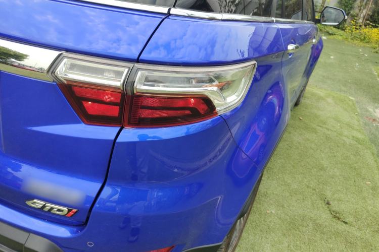 Used JMC Yusheng S330 2016 1.5L GTDi Automatic Two-Wheel Drive Flagship Edition Right Rear Taillight