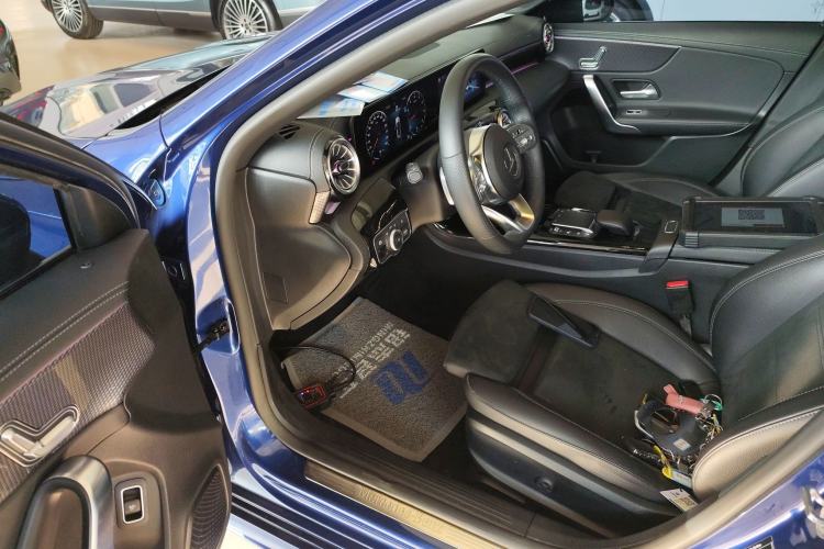 Used Mercedes-Benz A-Class 2021 A 200 L Sport Sedan Fashion Model
