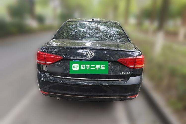 Used Volkswagen Lavida 2017 1.6L Automatic Comfort Edition
