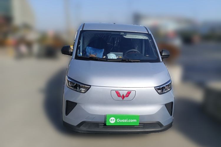 Used Wuling Yangguang 2024 300KM Comfort Version Passenger Van 75kW
