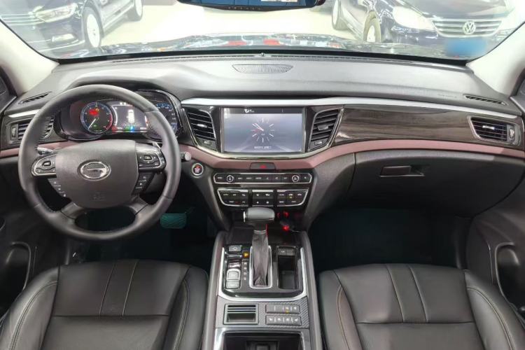 Used GAC Trumpchi GS8 2017 320T Two-Wheel Drive Luxury Smart Connectivity Version (7 Seats)