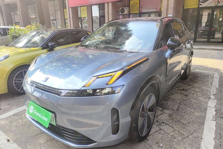 Used Lynk & Co 08 EM-P 2025 220 km All-Wheel-Drive Performance Halo