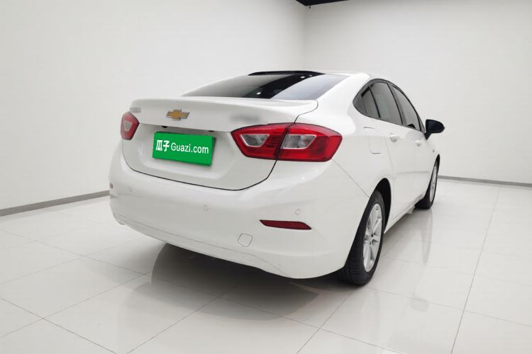 Used Chevrolet Cruze 2017 1.5L Automatic Pioneer Sunroof Edition
