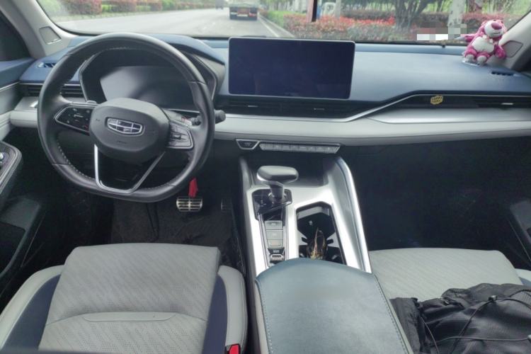 Used Geely Auto Preface 2023 2.0TD Prestige Version Center Console
