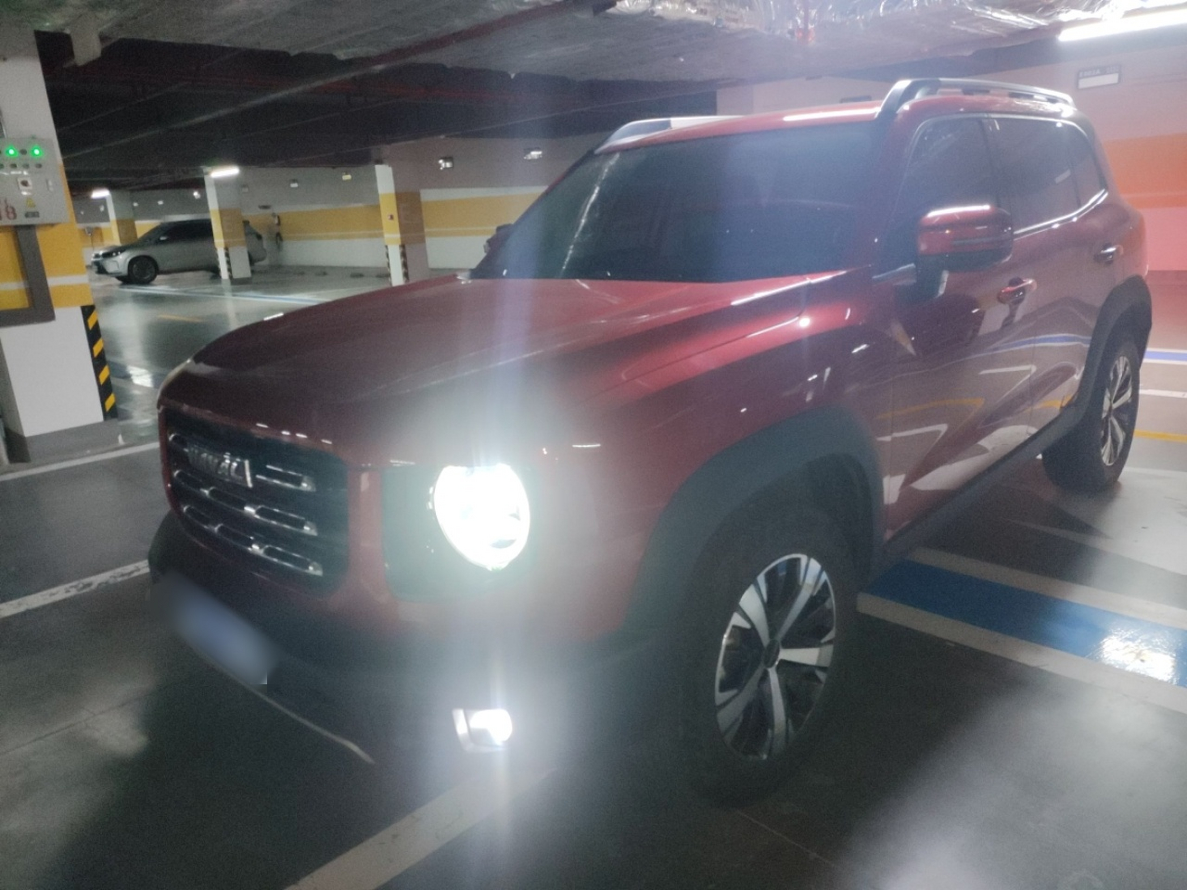 Под передней частью автомобиля