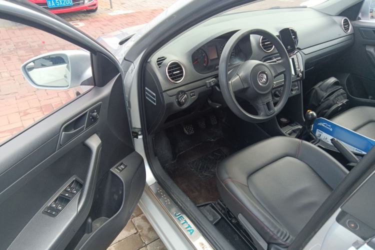 Used Volkswagen Jetta 2015 Zhuihui Edition 1.4L Manual Fashion Model Driver Seat