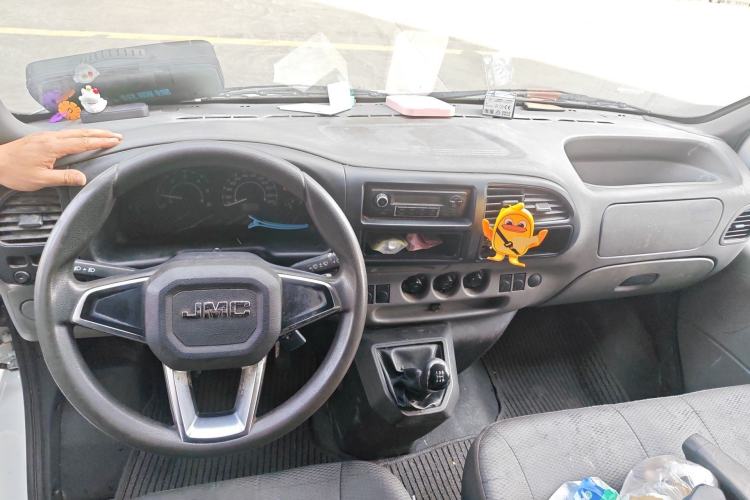 Used JMC Transit 2017 2.8T Commercial Version Short Wheelbase Mid-Roof 3-Seater JX493