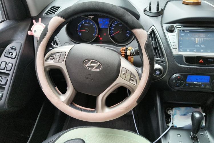 Used Hyundai ix35 2012 2.0L Automatic Two-Wheel Drive Elite Edition GLS Steering Wheel