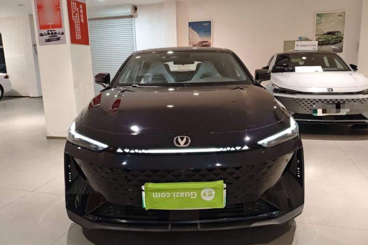 Used CHANGAN UNI-V iDD 2024 Blue Whale Smart Electric iDD 136km ZhiKu Model
