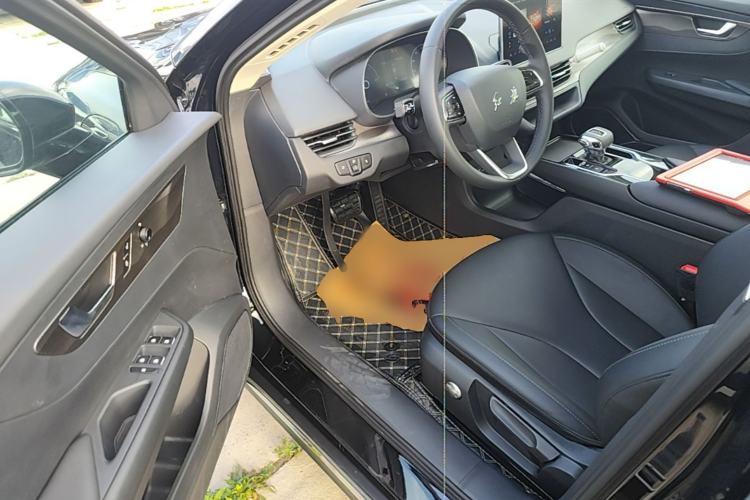 Used Hongqi E-QM5 2022 431 km Charge & Enjoy Edition

