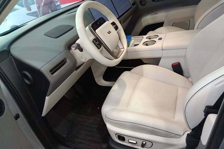 Used Li Auto i8 2025 Model Standard Version
