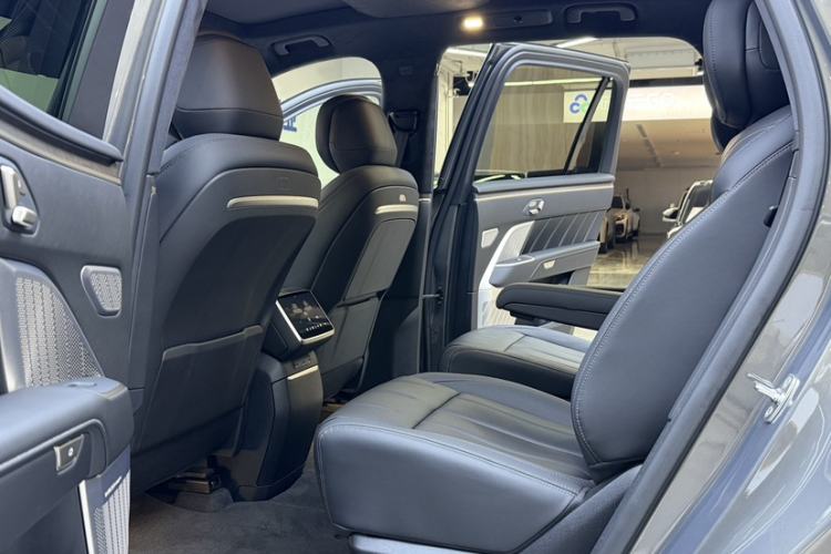 Used ONVO Luxeed L90 2025 Model—Max Six-Seater Version
