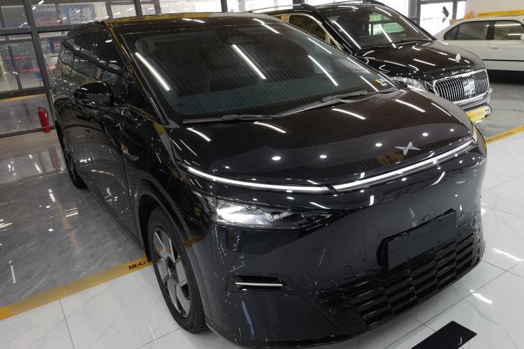 Used XPeng X9 2025 650 Long-Range Max Exterior 1