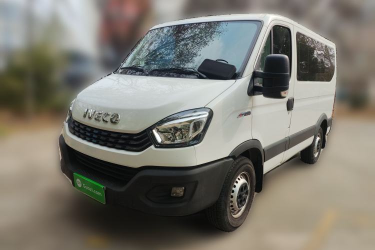 Used Iveco Eurocargo 2021 3.0T Automatic Chao Rui Short Wheelbase Low-Roof Side-Sliding Door F1C