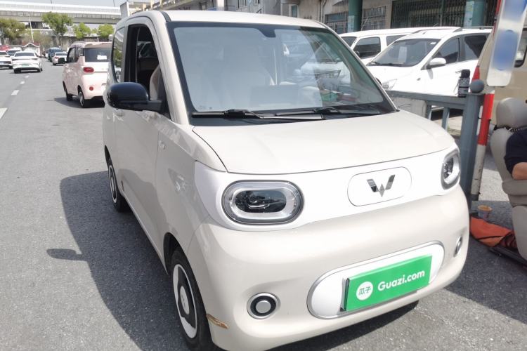 Used Wuling Hongguang MINIEV 2024 3rd Generation 215km Youth Edition Front Right 45 Deg