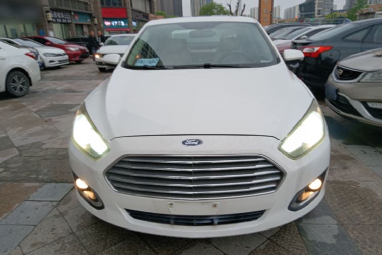 Used Ford Escort 2015 1.5L Automatic Fashion Model Front