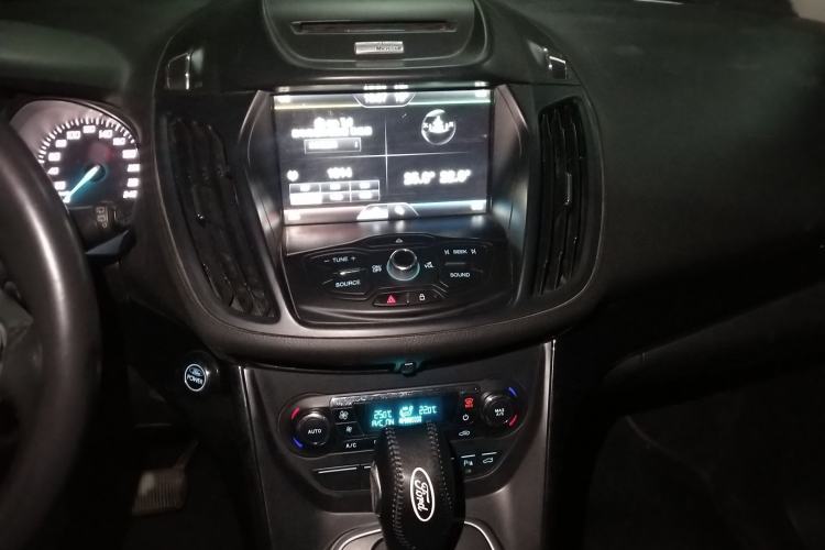 Used Ford Kuga 2013 2.0L GTDi Four-Wheel-Drive Sport Model Audio And AC Panel