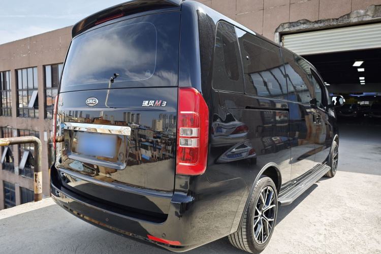 Used JAC Refine M3 2022 PLUS 1.5T 7-Seater Standard Model
