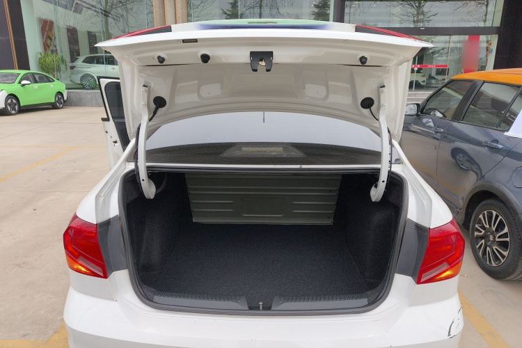 Used Volkswagen Jetta 2017 1.5L Manual Fashion Edition