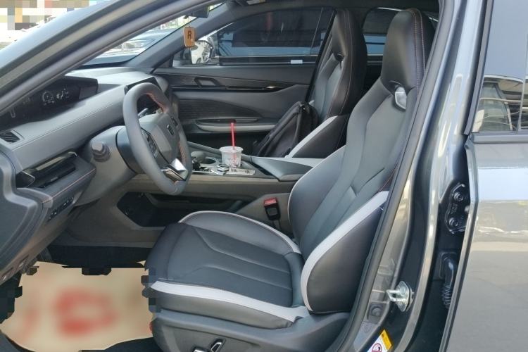 Used CHANGAN UNI-V 2023 1.5T Premium Model
