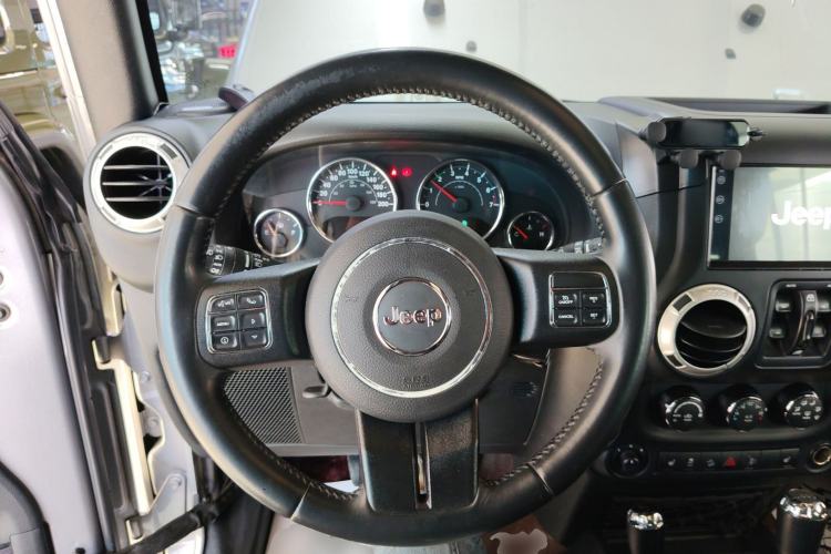 Used Jeep Wrangler 2017 3.0L Sahara Four-Door Comfort Edition
