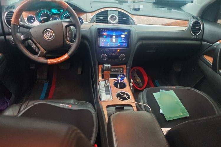 Used Buick Enclave  Center Console