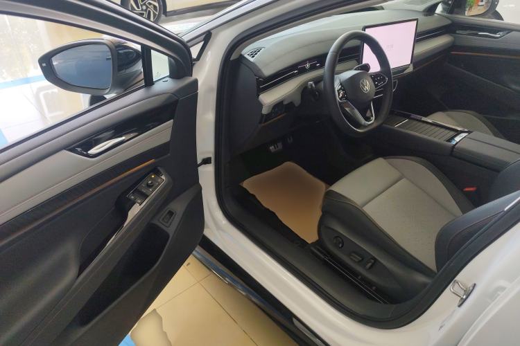 Used Volkswagen ID.7 VIZZION 2024 AIR model