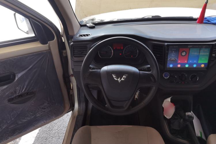 Used Wuling Hongguang V 2019 1.5L Jingqu Version China VI LAR