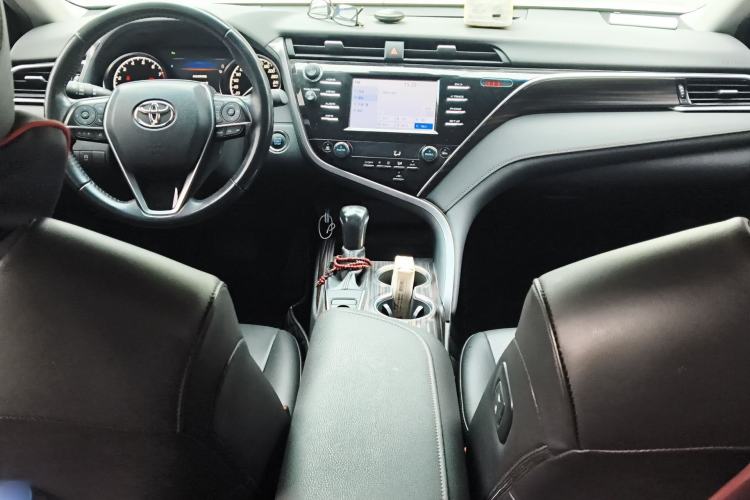 Used Toyota Camry 2018 2.0G Luxury Edition
