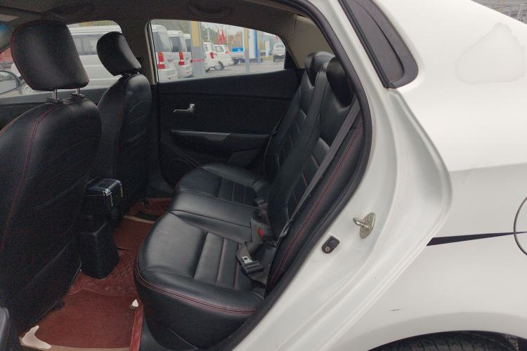 Used Kia K2 2015 Sedan 1.4L MT GLS