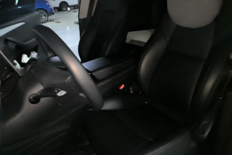 Used Tesla Model Y 2024 Rear-Wheel-Drive Version Left Front Seat