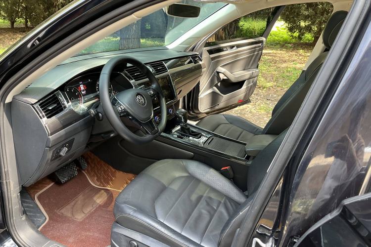 Used Volkswagen Phideon 2019 380TSI Two-Wheel Drive Business Edition China VI Standard