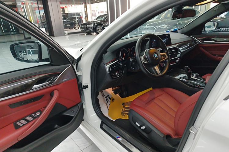 Used BMW 5 Series 2018 Facelifted 530Li xDrive M Sport Package
