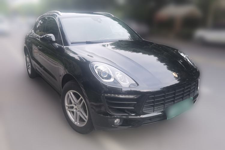 Used Porsche Macan 2017 Macan 2.0T Front Right 45 Deg