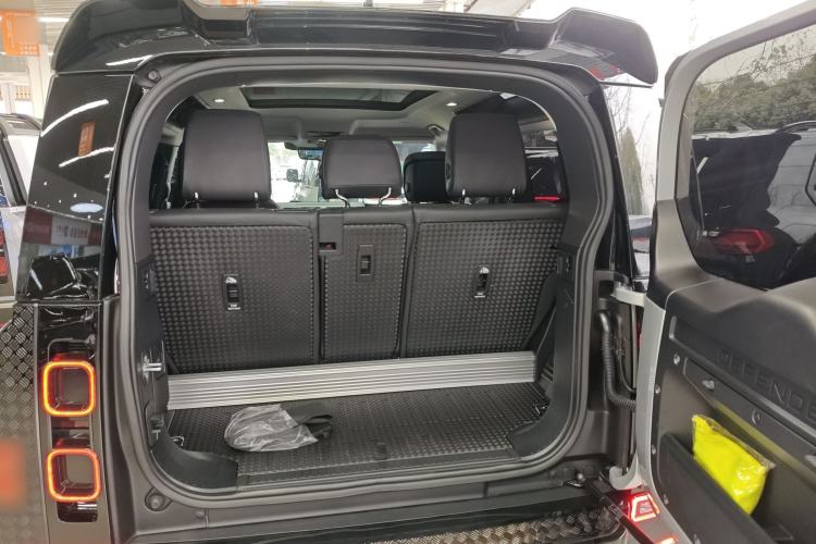 Used Land Rover Defender 2023 90 3.0T P400 XS
