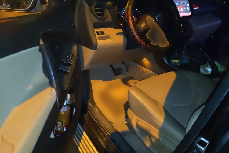 Used Toyota RAV4 2012 Luxurious Edition 2.0L Automatic All-Wheel Drive
