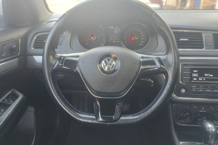 Used Volkswagen Gran Lavida 2015 1.6L Automatic Comfort Edition Steering Wheel