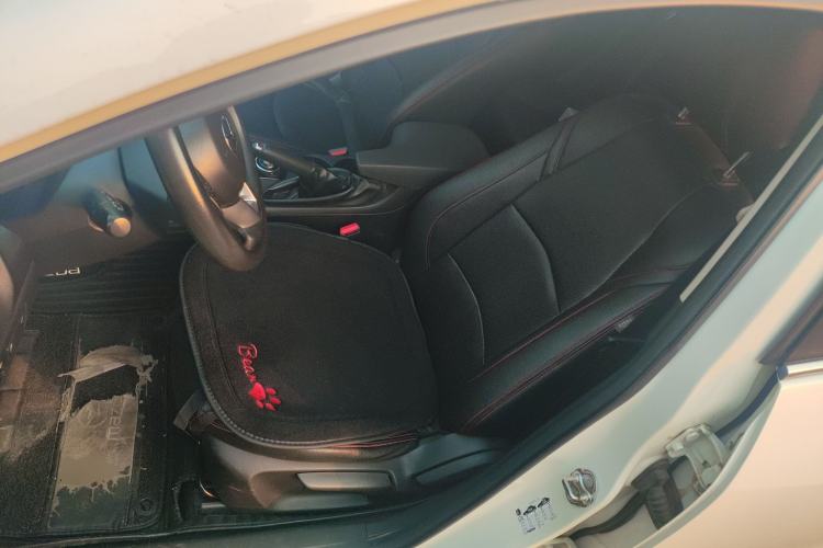 Used Mazda Mazda 3 Axela 2016 Sedan 1.5L Automatic Luxury Model
