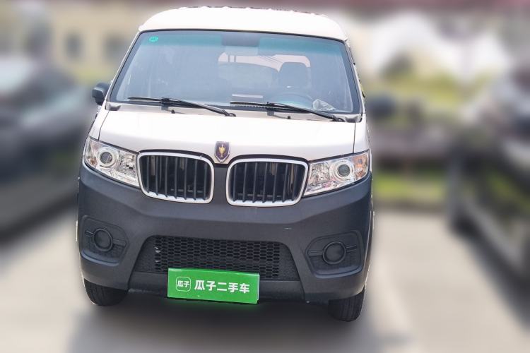 Used Jinbei Hiace X30 2023 1.5L Super-Comfortable Passenger Van 5/6/7-Seater Non-Air-Conditioned Version Model SWC15M Front