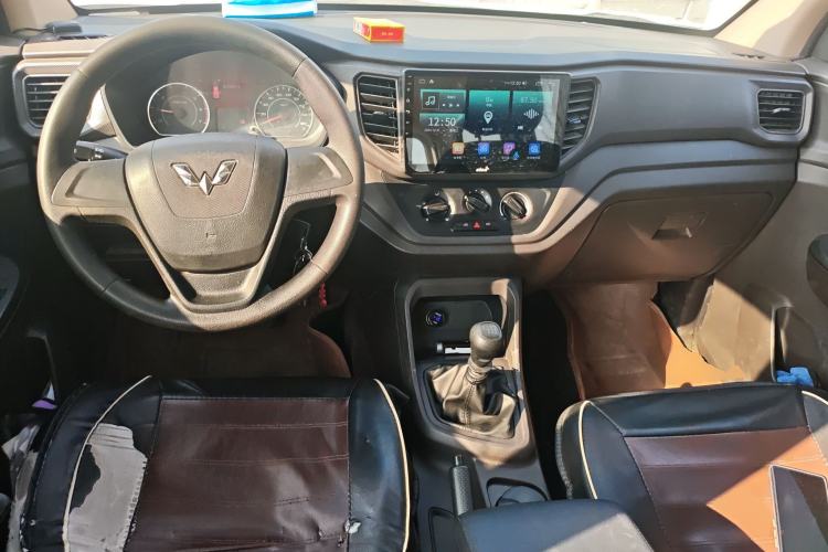 Used Wuling Hongguang V 2019 1.5L Jingqu Version China VI LAR
