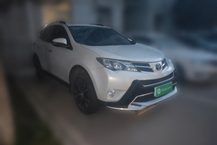 Used Toyota RAV4 2015 2.5L Automatic 4x4 Elite Edition Front Right 45 Deg