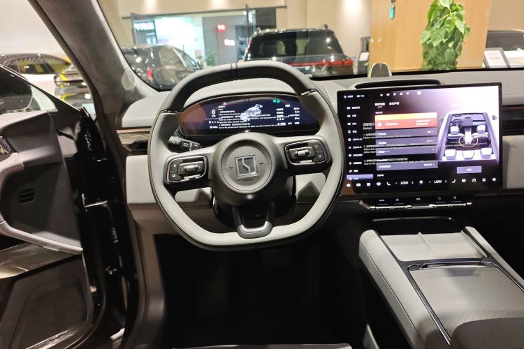 Used Zeekr 7X 2026 75kWh Rear-Drive MAX Edition Steering Wheel