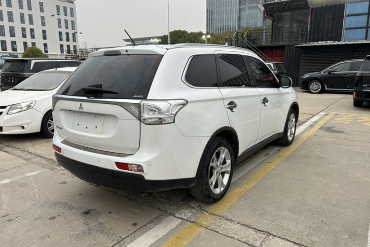 Used Mitsubishi Outlander 2014 2.4L 4x4 Deluxe Value Edition 5 Seats