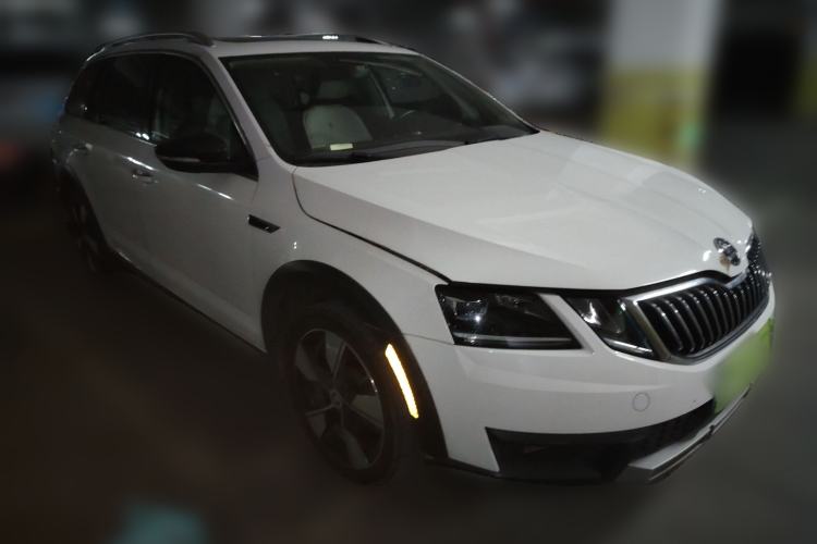 Used Skoda Octavia 2018 Station Wagon TSI280 DSG Luxury Edition Front Right 45 Deg